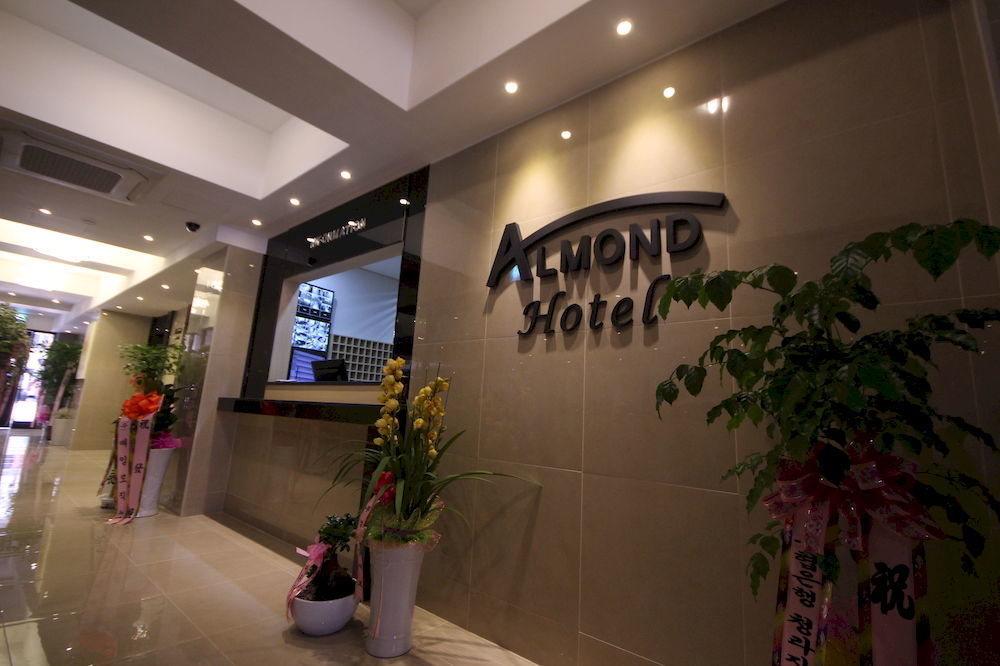 Almond Hotel Busan Station Exterior photo