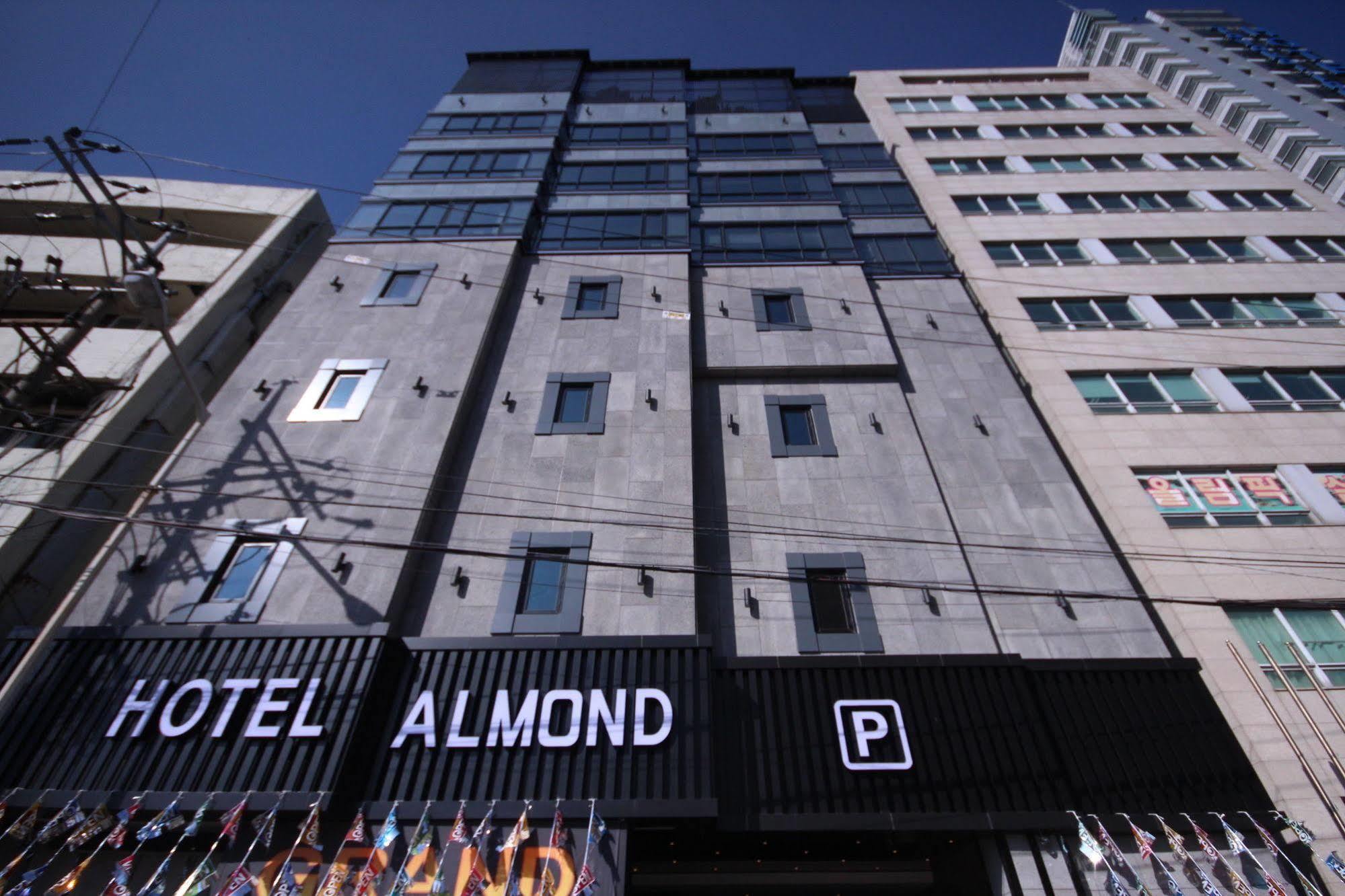 Almond Hotel Busan Station Exterior photo